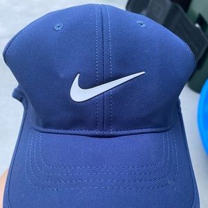 Nike golf hat. Never worn